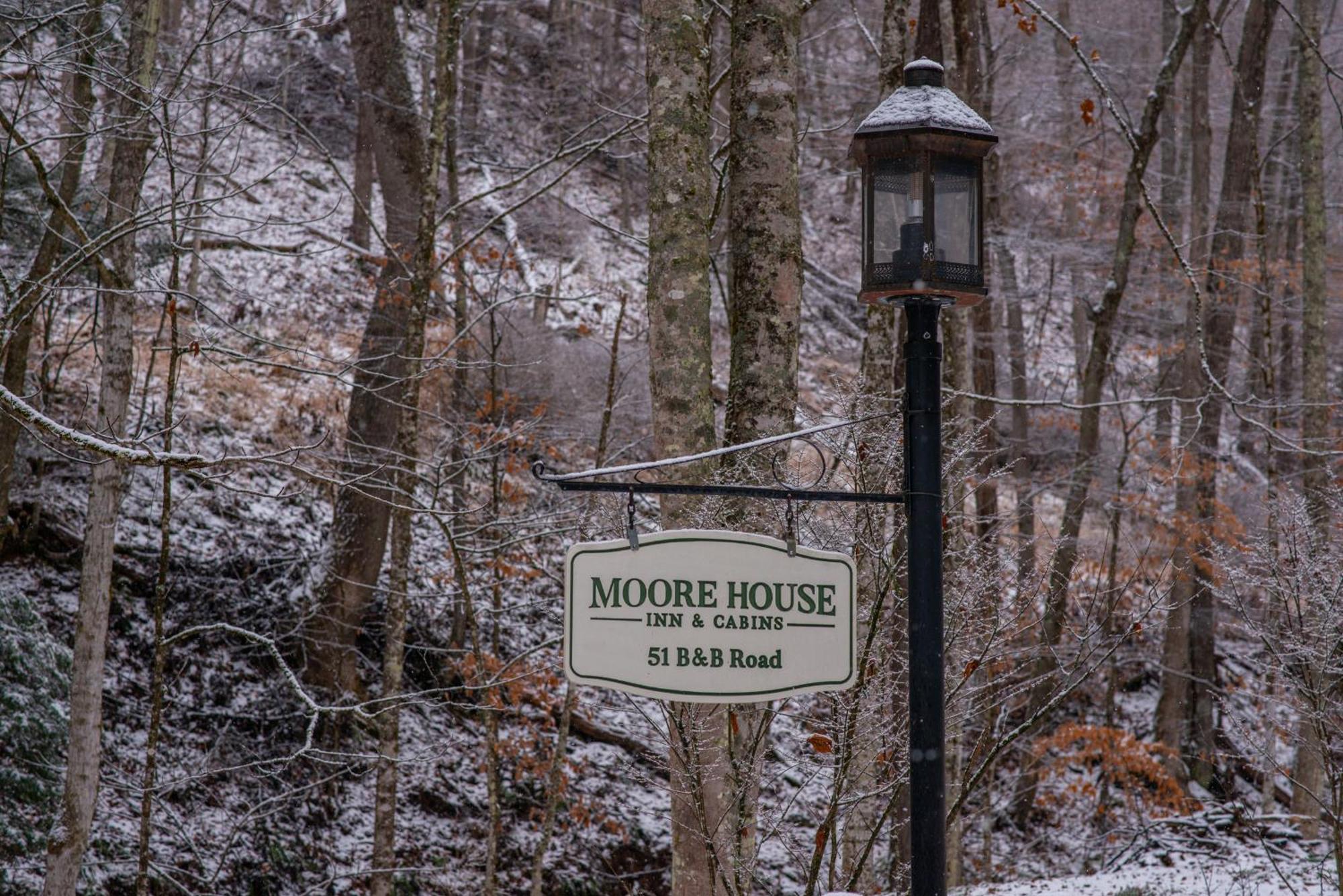 Moore House Inn & Cabins Marlinton Exterior photo