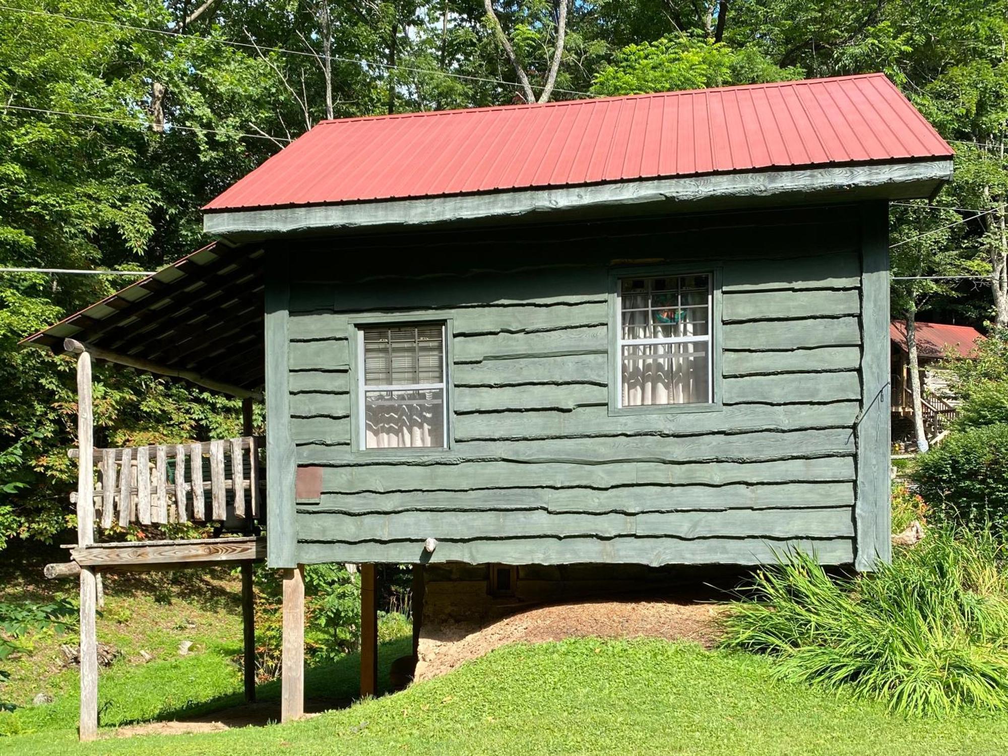 Moore House Inn & Cabins Marlinton Exterior photo